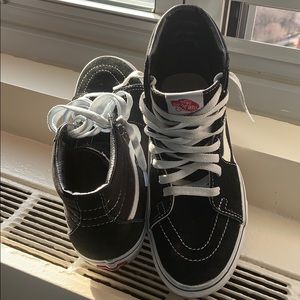 Vans SK8-Hi Black & White